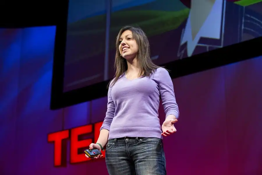 Imagem de capa de A Jornada de Bel Pesce: Entre o Sucesso e as Controvérsias